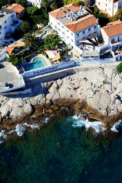 France, Bouches du Rhone (13), Marseille, 7e arrondissement, quartier d'Endoume, Corniche JF Kennedy, anse de la Fausse Monnaie, Le Petit Nice (vue aerienne)